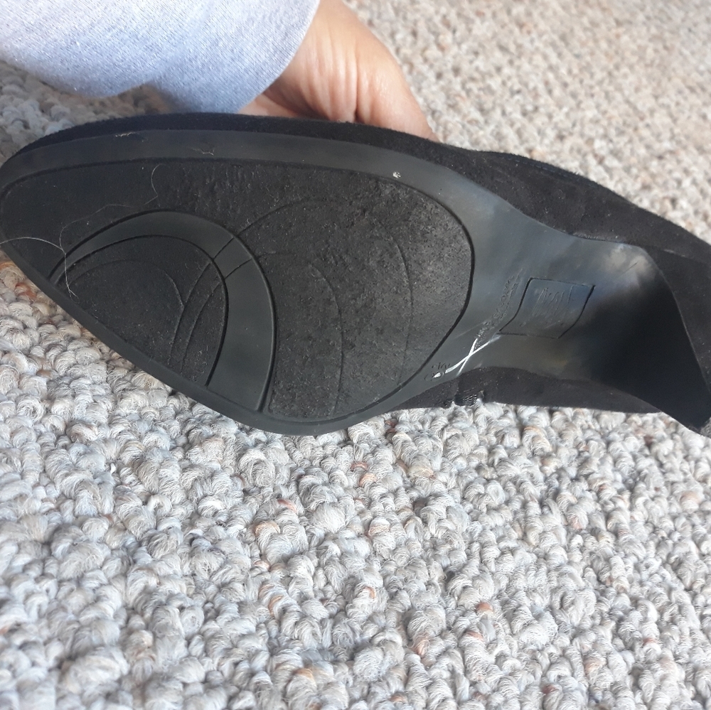 Black suede booties - Picture 3 of 7